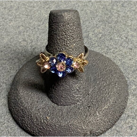 Vintage Jewelry - Adjustable Flower Ring Size 7+ Silver Blue Rhinestone Sparkly Leaves Bling Glam